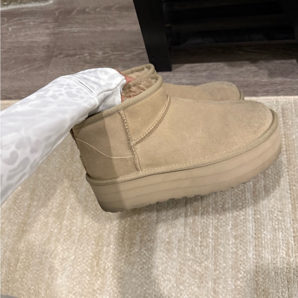 Ugg Platform Boots in Sand Size 8